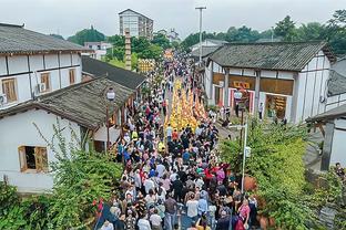 媒体人：前广厦后卫冯欣签约深圳男篮